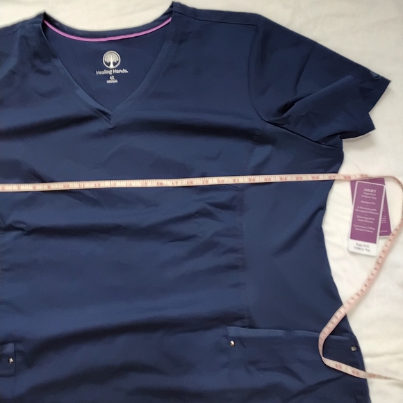 New Healling Hands Relaxed Short Sleeve T-Shirt - Picture 6 of 9